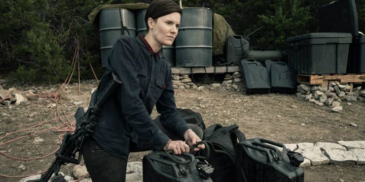 Fear The Walking Dead Explains TWDs Mystery Helicopter Group (Sort Of) Fear The Walking Dead Explains TWDs Mystery Helicopter Group (Sort Of)
